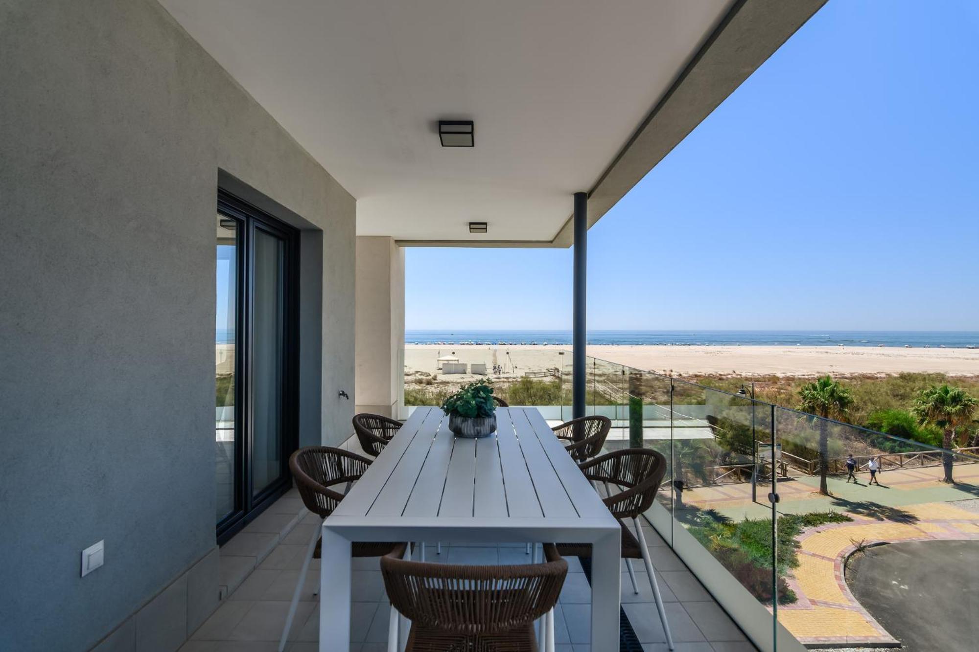 Camaleones By H - Playa De Haraganes Hlhc1203p17 Isla Canela