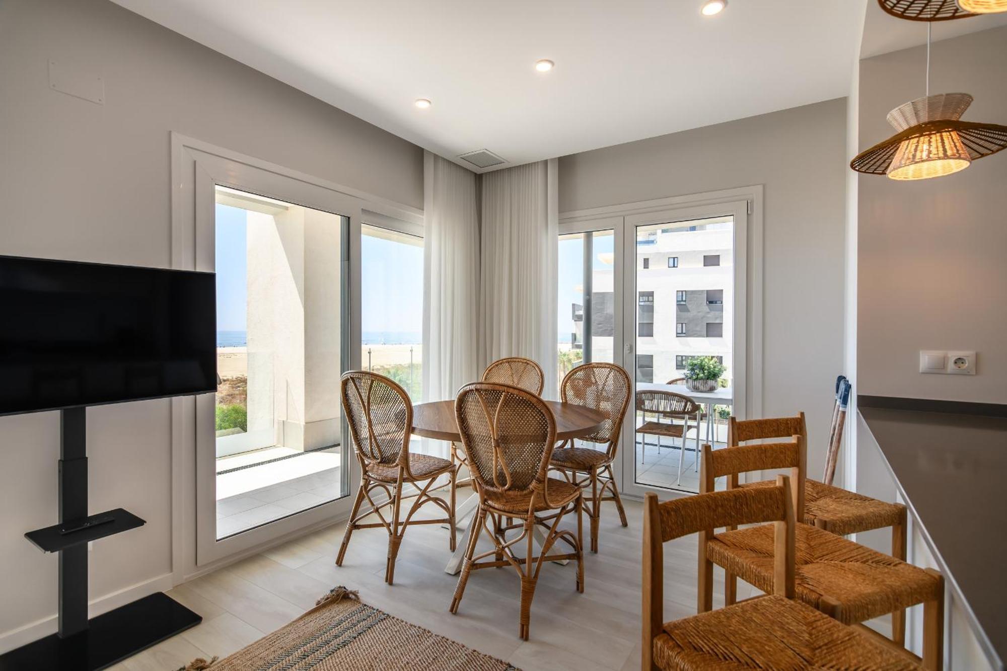 Camaleones By H - Playa De Haraganes Hlhc1203p17 * Isla Canela